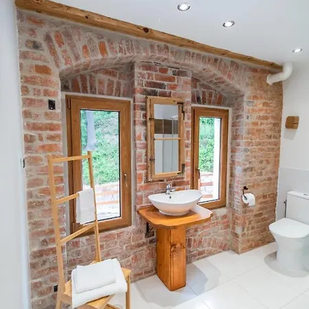 Wozownia Nad Bobrem Фермерский дом